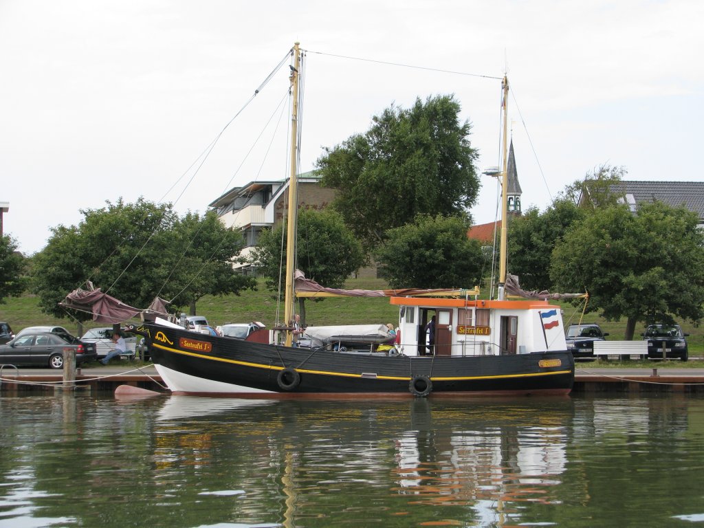 Seeteufel I im Bsumer Hafen (Kutterregatta 08.12)