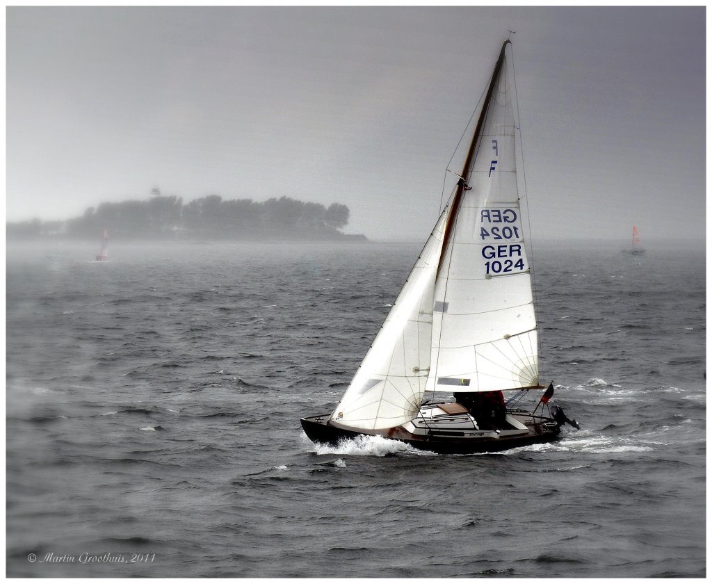 Segeln bei Regen und Nebel auf der Kieler Frde am 23.06.2011 (Kieler Woche)