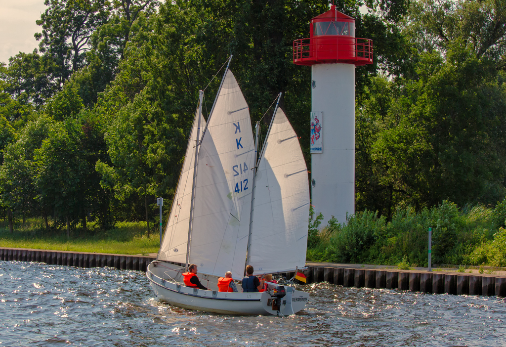 Segler am Ueckermünder Leuchtturm. - 03.07.2013