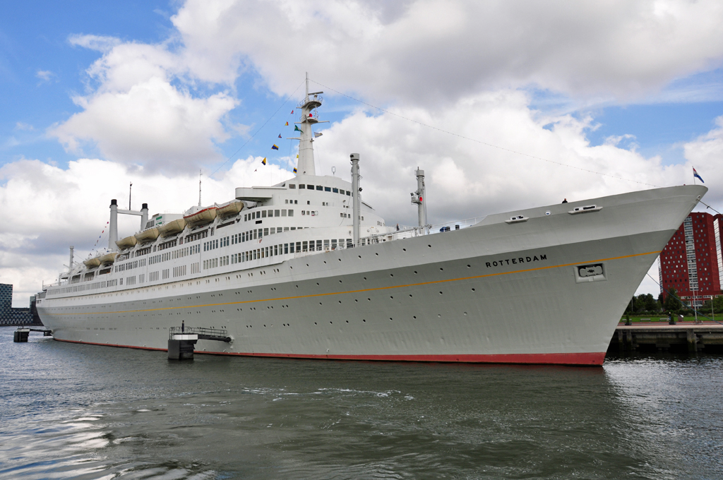 SS Rotterdam 2, 38.645 BRT, jetzt Hotel- und Konferenzschiff im Hafen von Rotterdam - 15.09.2012