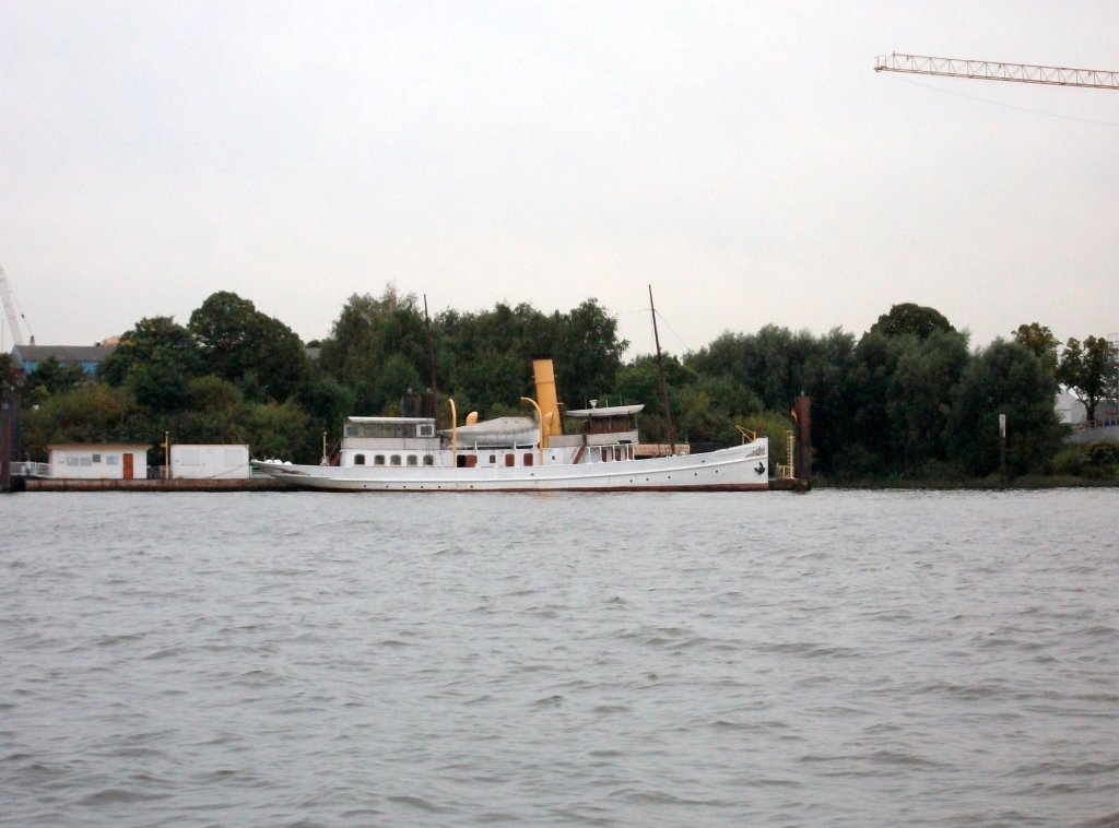 Staatsdampfer SCHAARHRN am Liegeplatz in Hamburg am 20.09.12