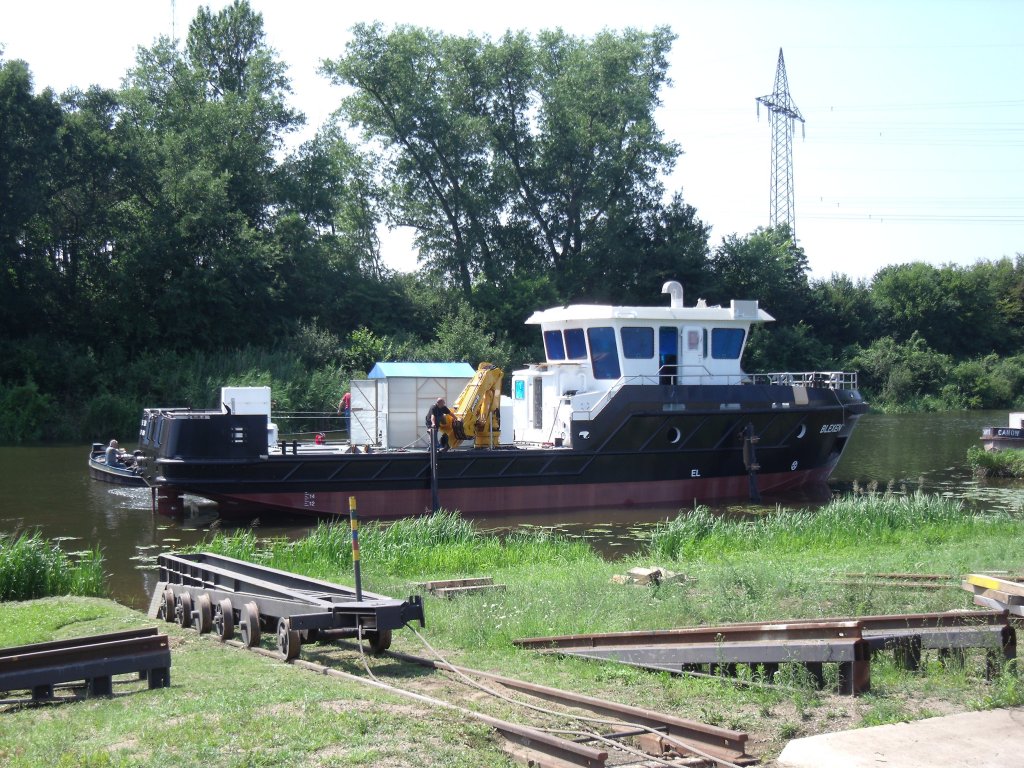 Stapellauf von MS BLEXEN fr das WSA Bremerhaven im Juli 2011 auf der Schiffswerft Bolle in Neuderben/Elbe.