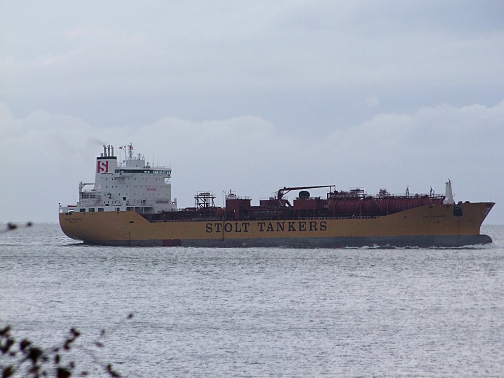 Stolt-Capability (IMO-9102124;L=177;B=32mtr.) erreicht in den frhen Morgenstunden die Fahrgewsser der Elbe bei Cuxhaven;090830 