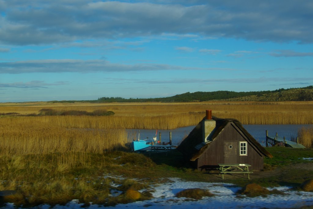 Sdliches Ende des Ringkbing Fjords mit altem Fischerhaus und Schiffsanleger bei Nymidegab.

 Jan Schuur 2009