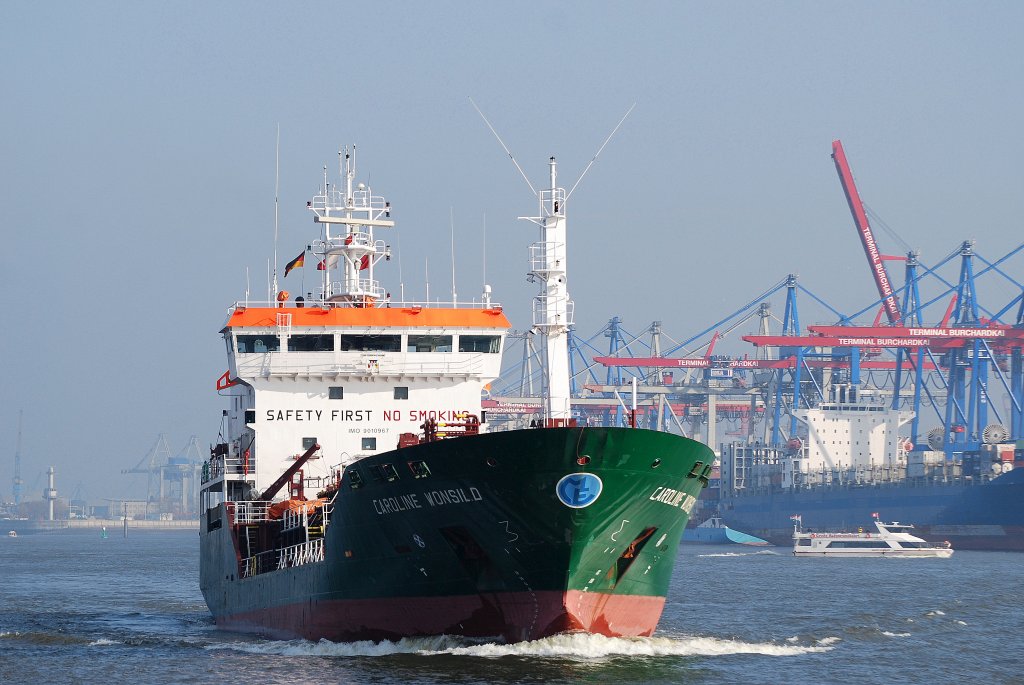 Tanker Caroline Wonsild IMO-Nummer:9010967 Flagge:Italien Lnge:90.0m Breite:14.0m Baujahr:1994 Bauwerft:Esercizio Cantieri,Viareggio Italien aufgenommen im Hamburger Hafen am 26.02.11 