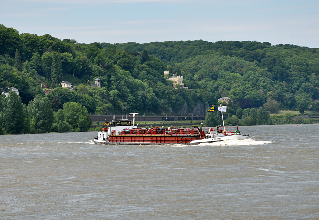 Tanker  Kalmit  auf dem Rhein bei Remagen - 27.05.2013