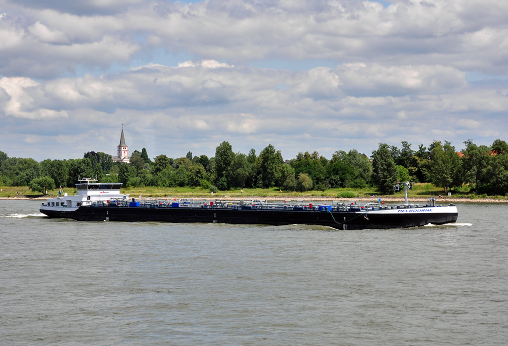 Tanker  Melbourne  auf dem Rhein bei Bonn - 22.07.2012