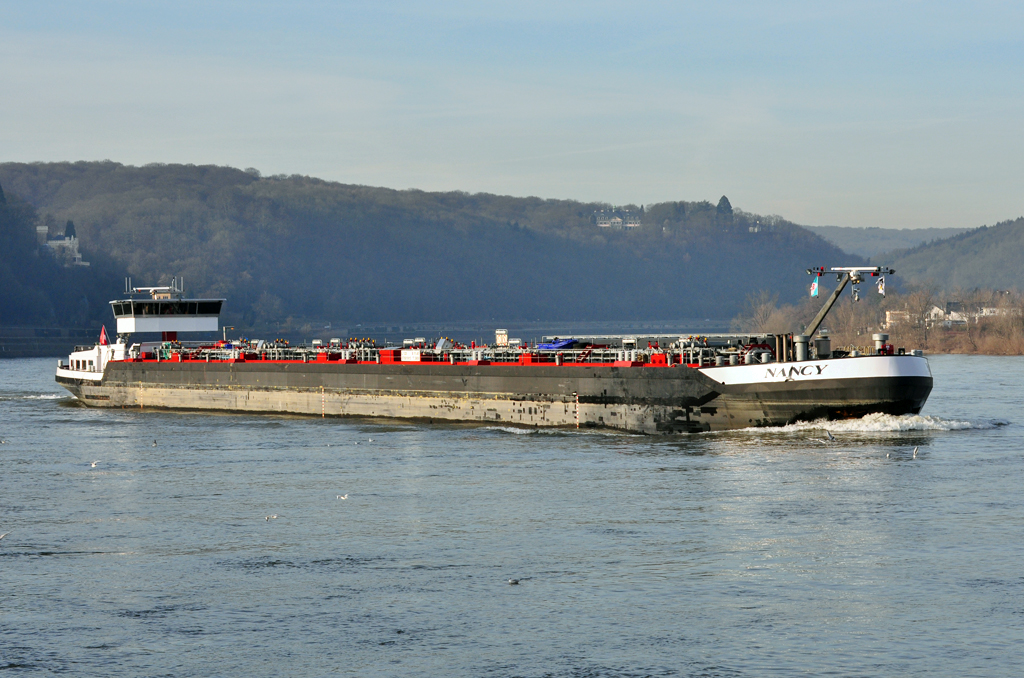 Tankschiff  Nancy  auf dem Rhein bei Remagen - 17.01.2012