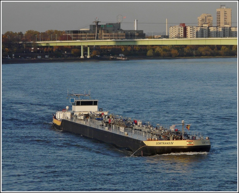 Tankschiff   SOMTRANS IV   aufgenommen auf dem Rhein in Kln am 08.11.2008.