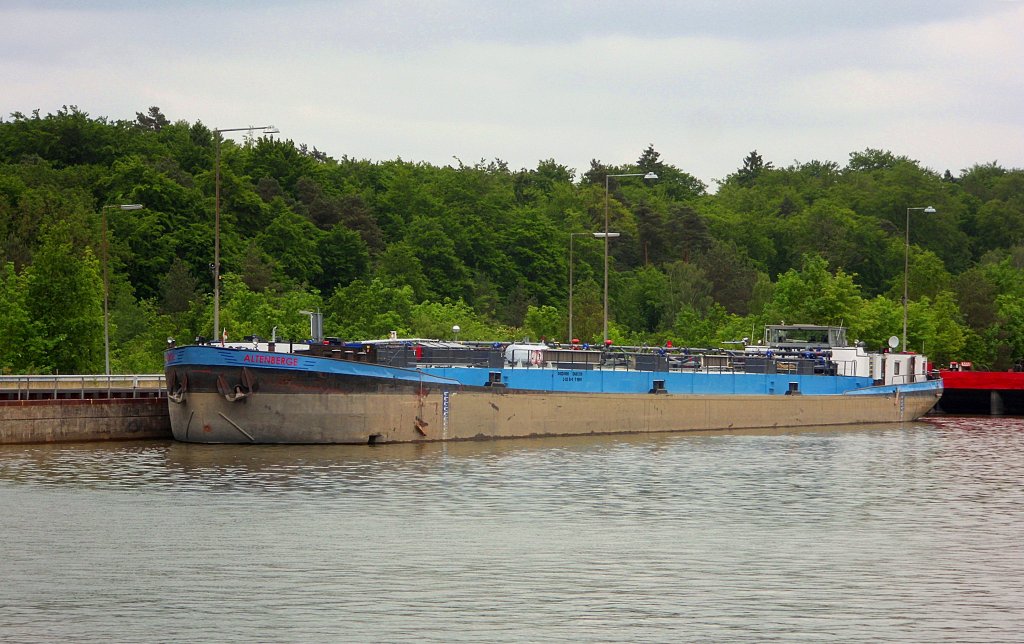 TMS Altenberge ENI 04024490, im Unterwasser des Schiffshebewerk Lneburg/Scharnebeck in Warteposition... Aufgenommen: 31.5.2012