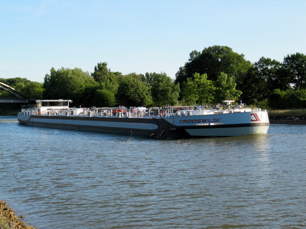 TMS Crooswijk , 4805500 , am 02.06.2011 im ESK zw. Lder u. Bad Bodenteich mit Fahrtrichtung Schleuse Uelzen 