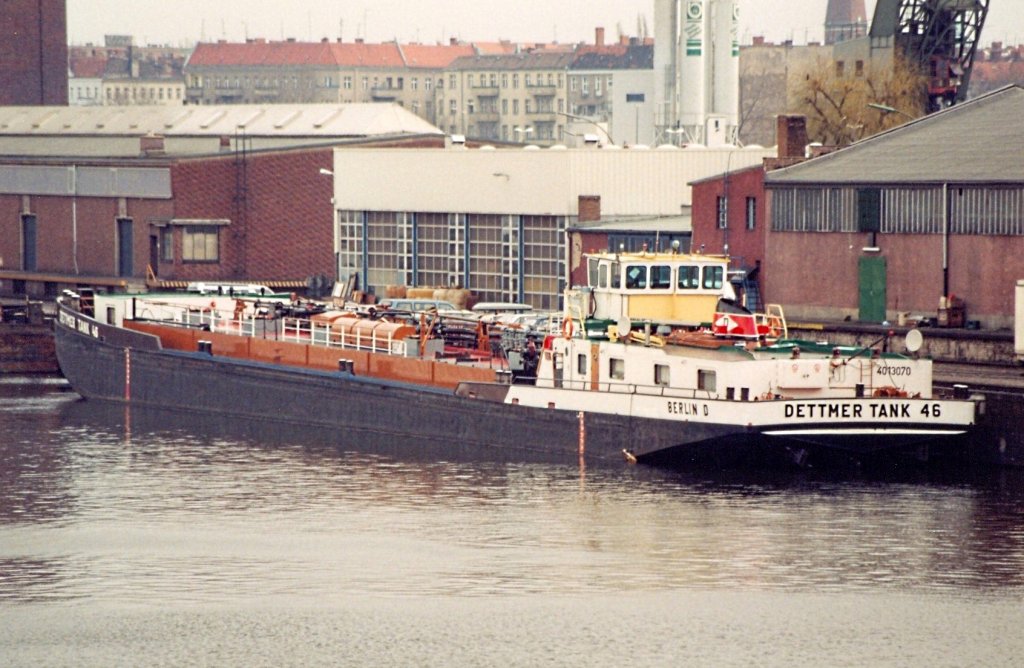 TMS Dettmer Tank 46 im  APRIL  1997  im Berliner Westhafen.  Scan vom Foto.