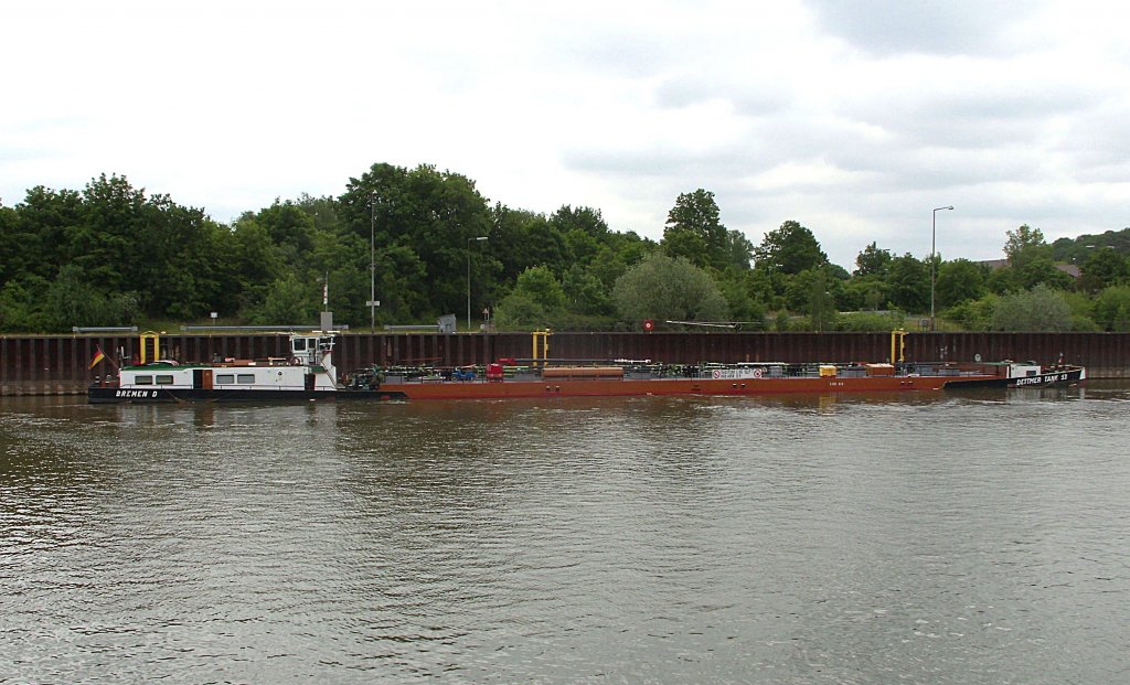 TMS Dettmer Tank 53 ENI 04017280 , Warteposition im Unterwasser ESK-Hebewerk Scharnebeck...  Aufgenommen: 31.5.2012