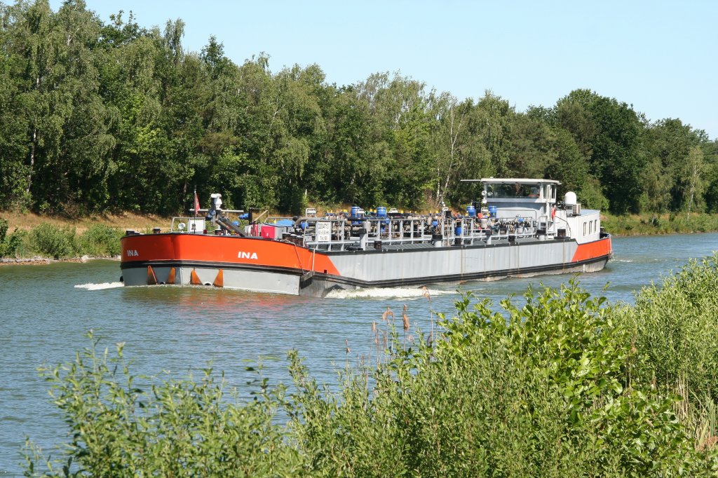 TMS Ina , 02004713 , am 04.06.2011 auf dem ESK zw. Lder und Hf. Wittingen mit Fahrtrichtung MLK.