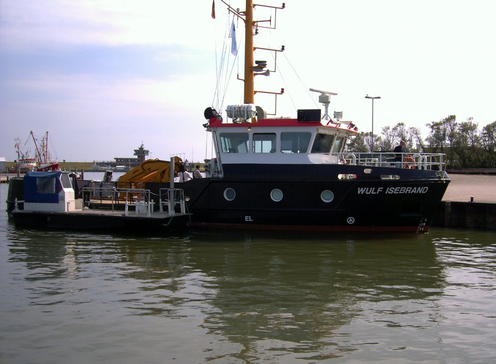 Tonnenleger WULF ISEBRAND hat im Hafen Bsum festgemacht, Juni 2008