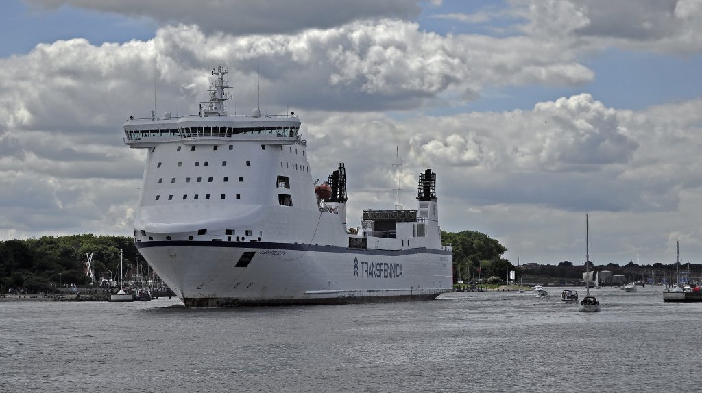 TRANSFENNICA Frachtschiff  STENA FORECASTER  beim auslaufen Richtung Paldiski in Travemnde, Aufgenommen am 22.07.2012