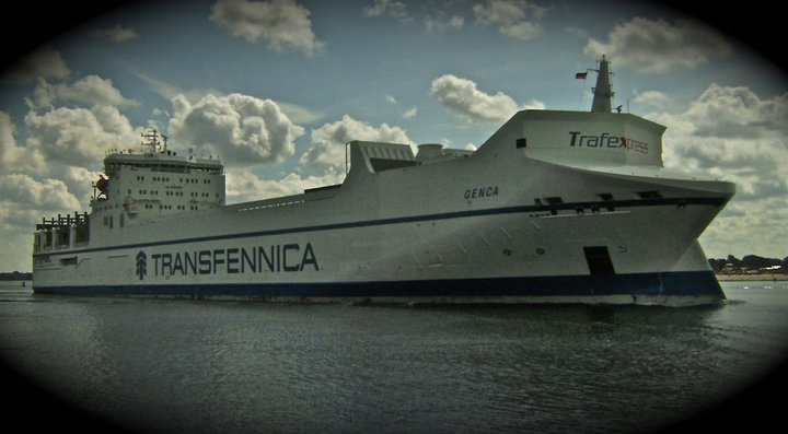 Transfennica Schiff namens  Genca  beim Einlaufen in Travemnde Aufnahmedatum 11.05.2011