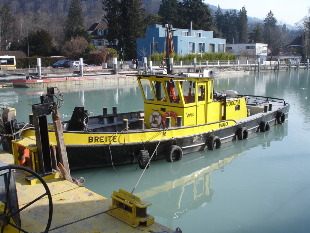 Unterwasserbauarbeiten im Schifffahrtskanal im Zusammenhang mit dem Hochwasserstollen bei der Lndte in Thun. Beim MS handelt es sich um die  Breite  Nr. 07000751 der Baufirma Walo mit Heitmathafen Basel. 09-02-2009