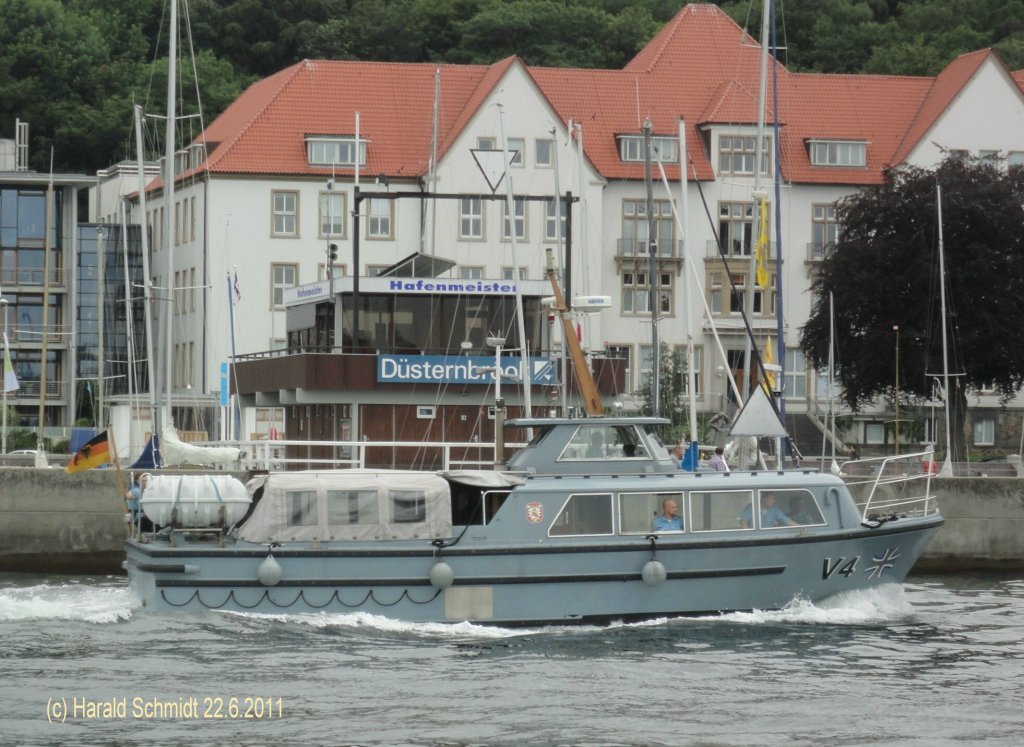 Verkehrsboot V 4 der Bundesmarine am 22.6.2011 im Kieler Hafen (Kieler Woche)