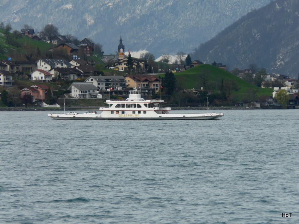 Vierwaldstttersee - MS Tellsprung unterwegs bei Beckenried am 09.04.2012