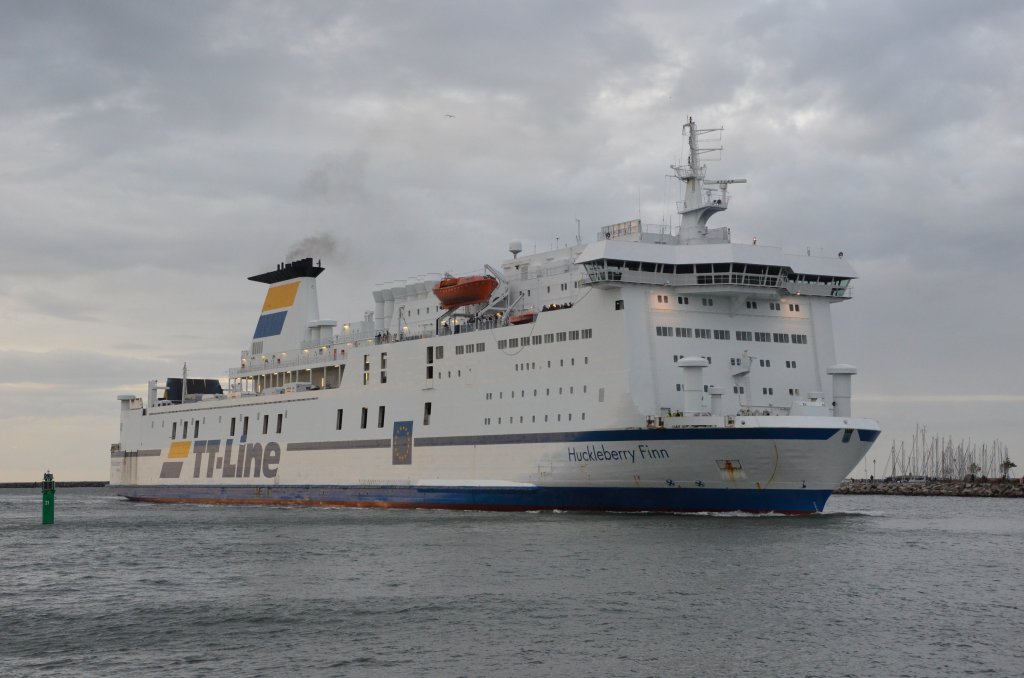 Von TT-Line die RoRo Fhre ,,Huckleberry Finn‘‘ in Warnemnde einlaufend am 20.07.2012.