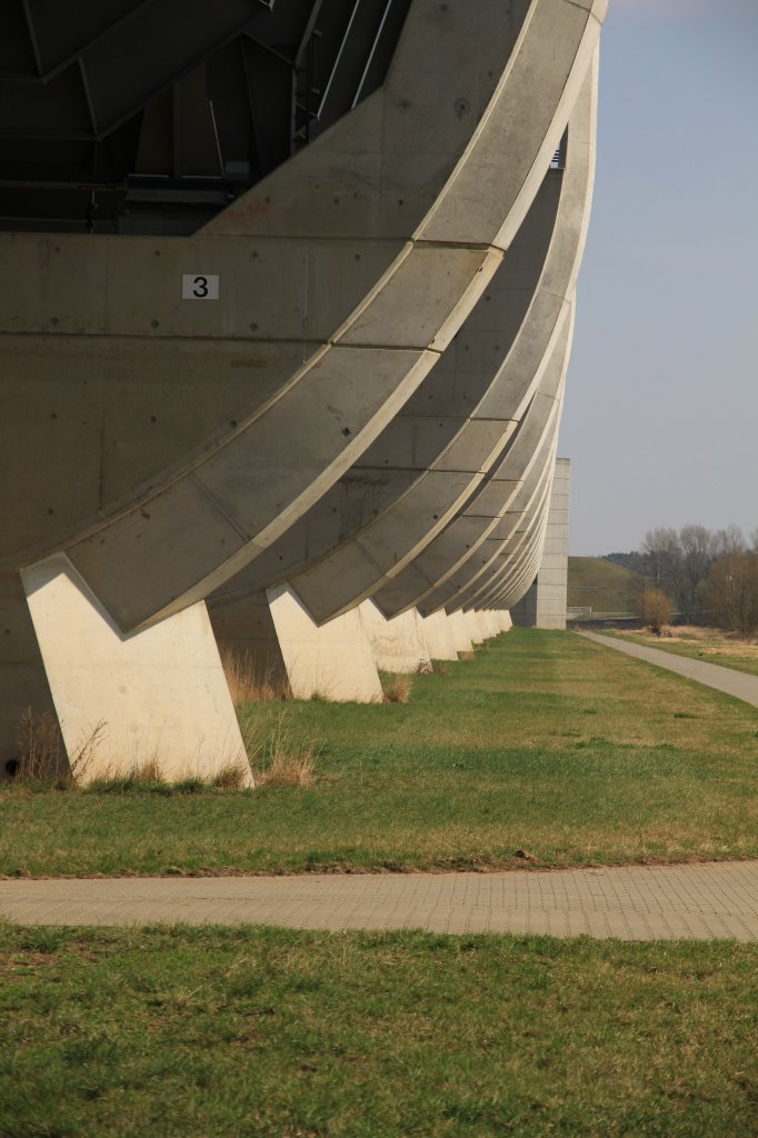 Wasserstrassenkreuz Pfeiler des Flutbereiches am 26.03.12