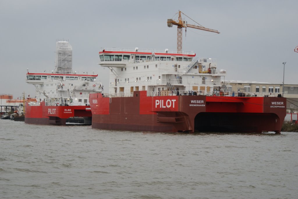 Weser und Elbe von hinten.Bemerkenswert ist die Rumpfform.
Aufgenommen am 14.November 2009