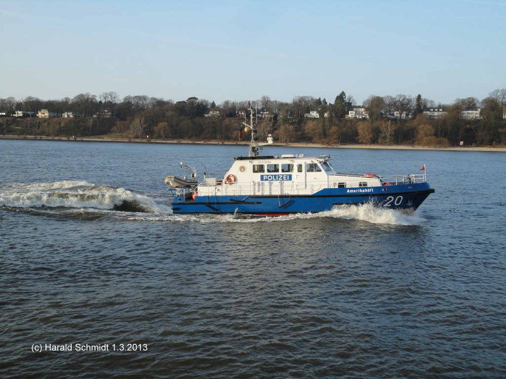 WS 20 AMERIKAHFT (ENI 05114200) am 1.3.2013, Hamburg, Elbe Hhe Bubendeyufer /
Schweres Hafenstreifenboot, Polizei Hamburg / La 19,0 m, B 5,42 m, Tg 1,46 m / 2 MTU-Diesel, ges. 720 kW / 1991 bei Ernst Menzer, Hamburg-Bergedorf /
