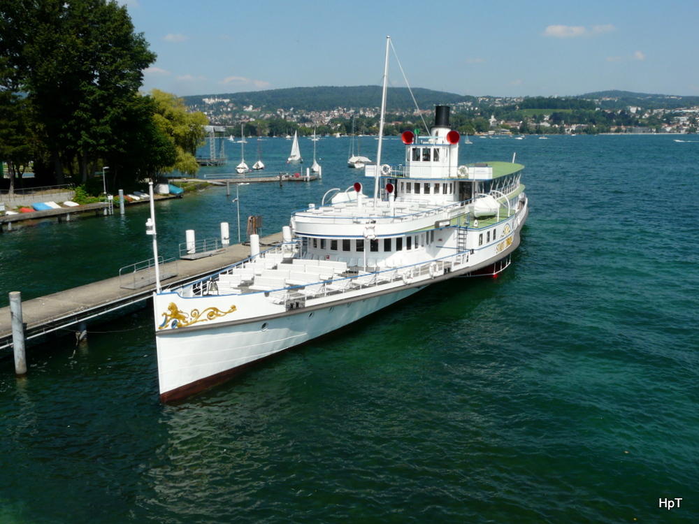 Zrichsee - Dampfschiff Stadt Zrich im Werftgelnde in Zrich am 11.08.2012