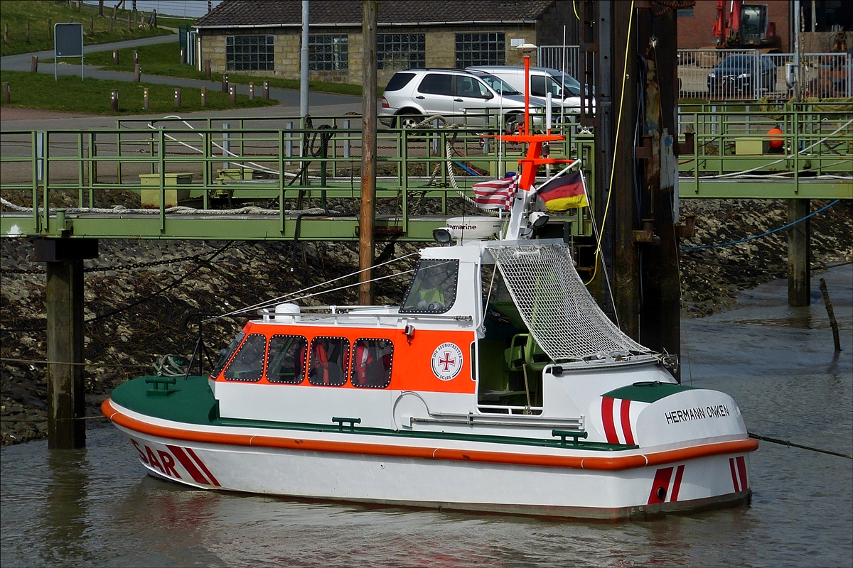 . Das Boot der Seenotretter „HERMANN ONKEN“ liegt am 12.04.2018 im Hafen von Fedderwardersiel.  (Hans)