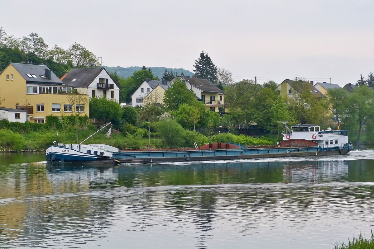 . EJA III  Frachtschiff, gebaut 1904 von der Werft Jos Boel & Zn in Temse in Belgien ; ENI Nr 02302127 ; T 1048 ; L 66,68 m ; B 8,07 m ; Antrieb Detroit Dieselmotor mit 455 Ps ; Flagge Deutschland ;  Eigner Patrick Ernst Dohr aus Saarbrcken.  26.04.2014