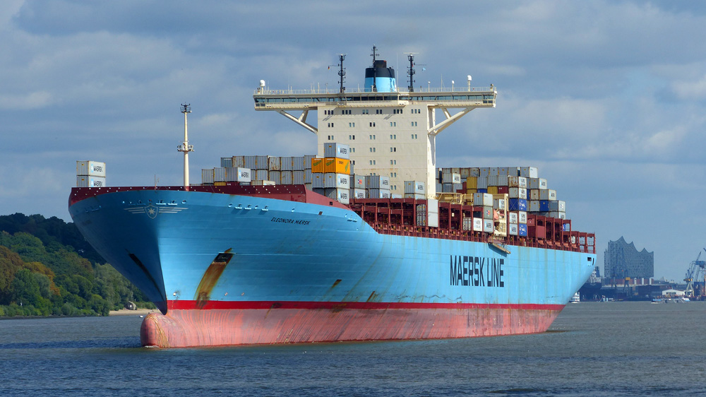  ELEONORA MAERSK  Hamburg am 08.09.2015
overall length (m): 397,70 
overall beam (m): 56,40 
maximum draught (m): 16,00 
maximum TEU capacity: 15500 
gross tonnage (ton): 170.794 
