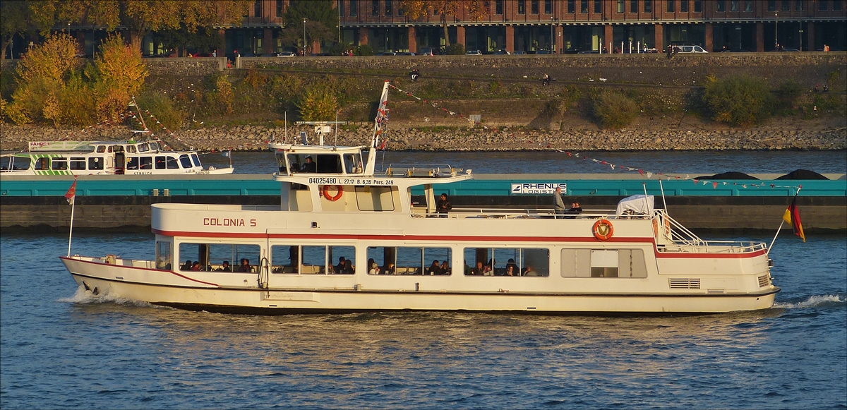 . FGS Colonia 5, unterwegs auf dem Rhein bei Köln am 31.10.2015.