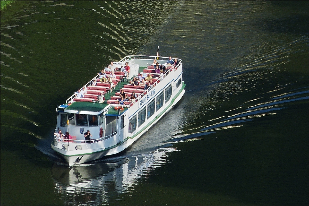 . FGS Stadt Bad Ems mit einer Ausflugsgesellschaft unterwegs auf der Lahn in Bad Ems. 26.05.2014 Das Bild wurde von der Kurwaldbahn Bergstation aus aufgenommen. 