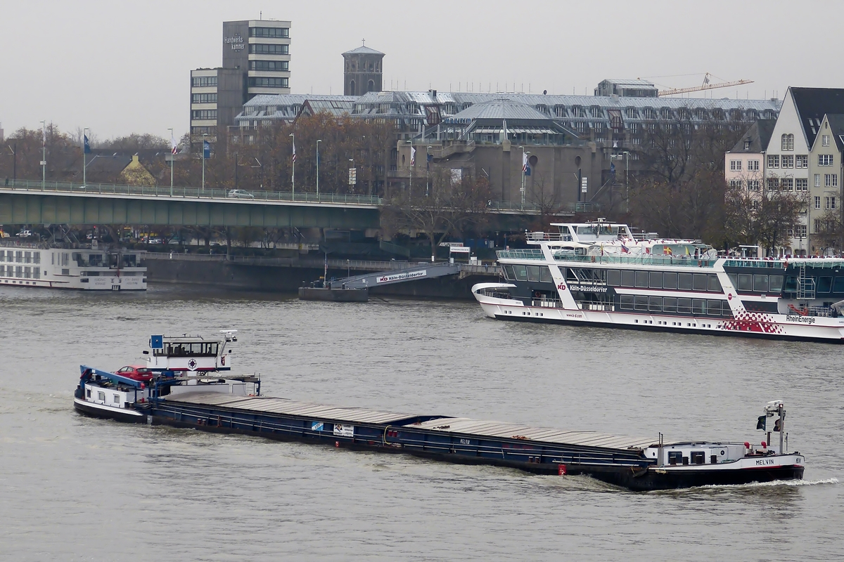 . GMS  MELVIN Euronr. 04600830; Bj 1928 von der Scheepswerf en Maschinefabriek  H.A.Burgerhout in Rotterdam; L 85 m; B 9;50 m; Tiefg. 2,90 m; T 1605; Eigner  G.J.Kolodziej aus Oberhausen, Ex-Namen: Yvonne-K;  Monika; Lichtenstein und Marie, gesehen auf dem Rhein in Köln am 20.11.2014.