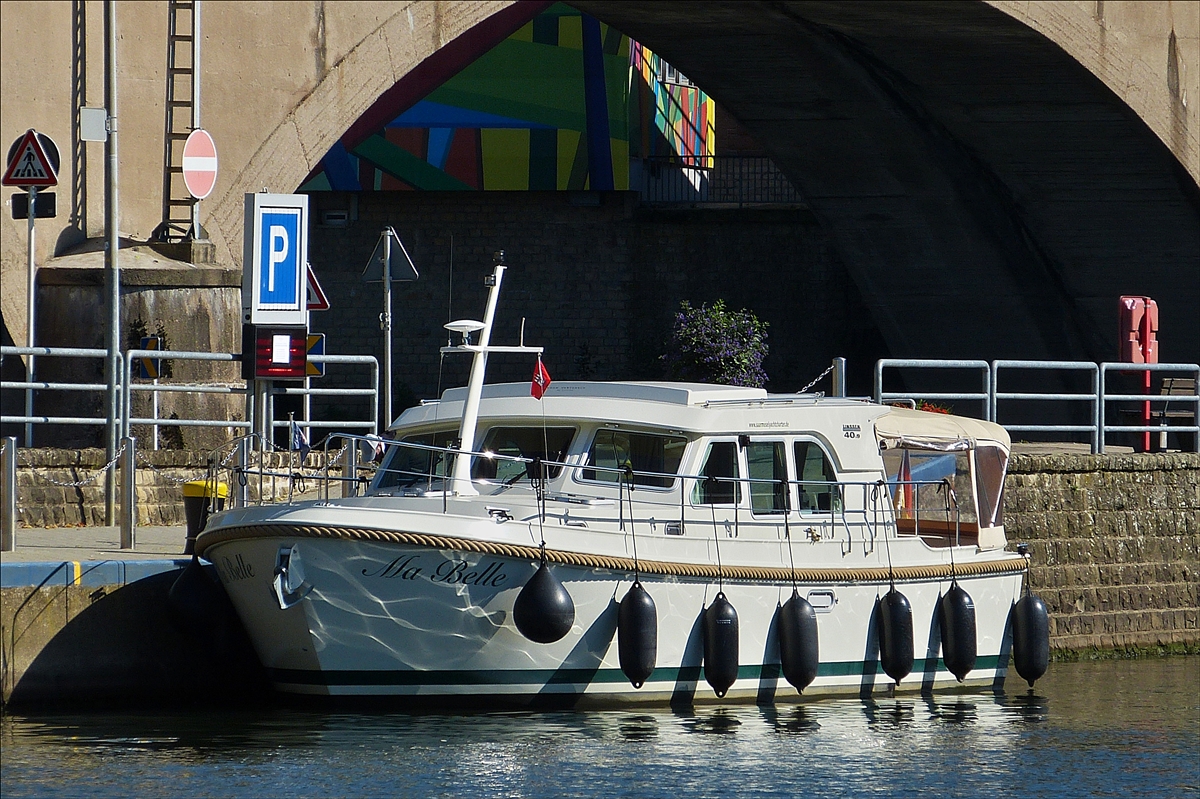 . Motorjacht  Ma Belle , hat an der Kaimauer in Wasserbillig festgemacht.  27.09.2015