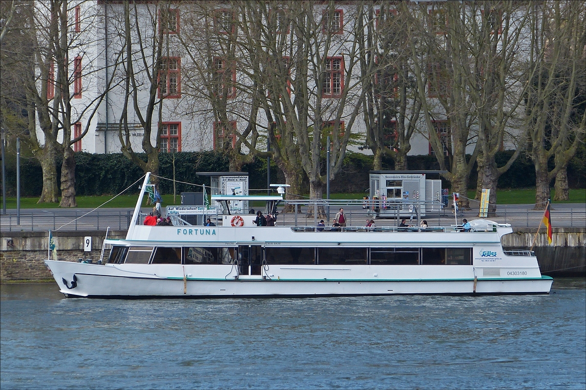 . MS Fortuna, aufgenommen am 09.04.2016 auf dem Rhein nahe Koblenz. 