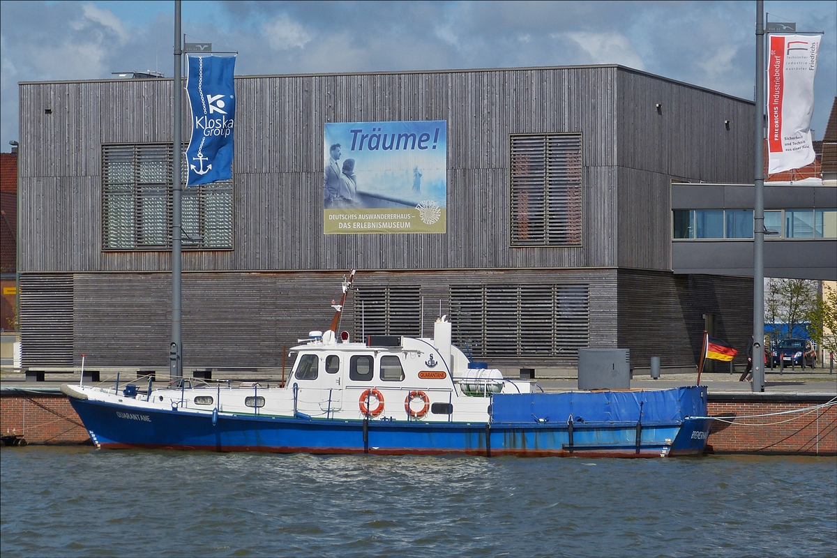 . Museumsbarkasse Quarantäne; gebaut 1960 bei der Werft Schürenstedt in Bardenfleht, L 19,45 m, B 4,10 m, Mercedes Benz Dieselmotor mit 220 KW;  Eigner: Schifffahrt -Compagnie Bremerhaven e.V. .  03.05.2016