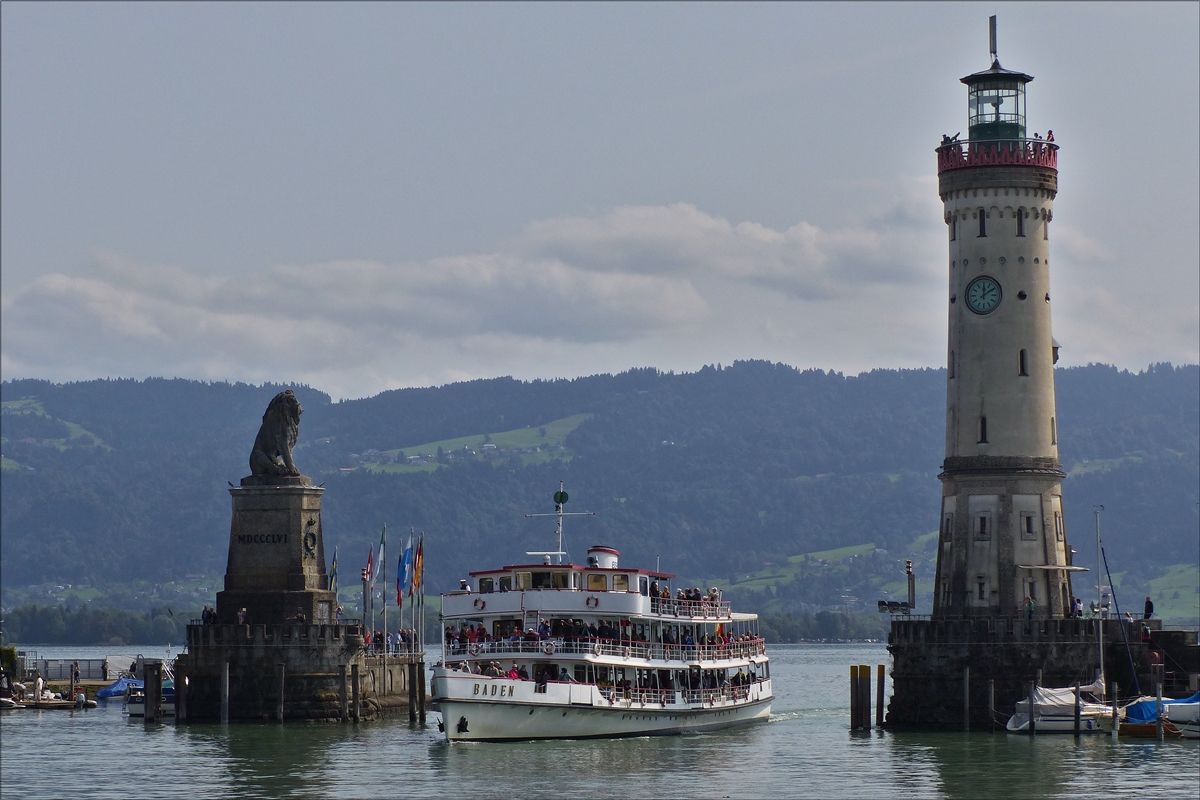 . Passagierschiff Baden kurz vor dem Anlegen im Hafen von Lindau.  08.09.2017 (Jeanny)