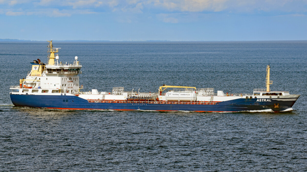  Tankschiff ASTRAL (IMO 9371878) am 13.06.2022 in der Ostsee