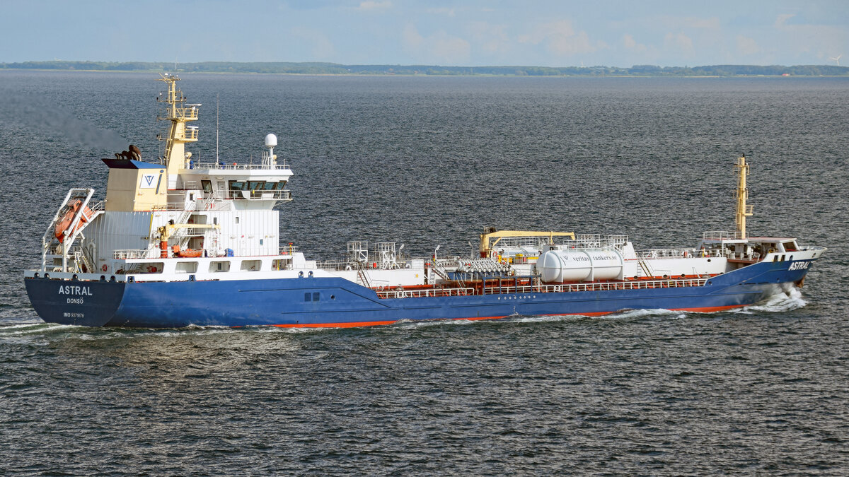  Tankschiff ASTRAL (IMO 9371878) am 13.06.2022 in der Ostsee