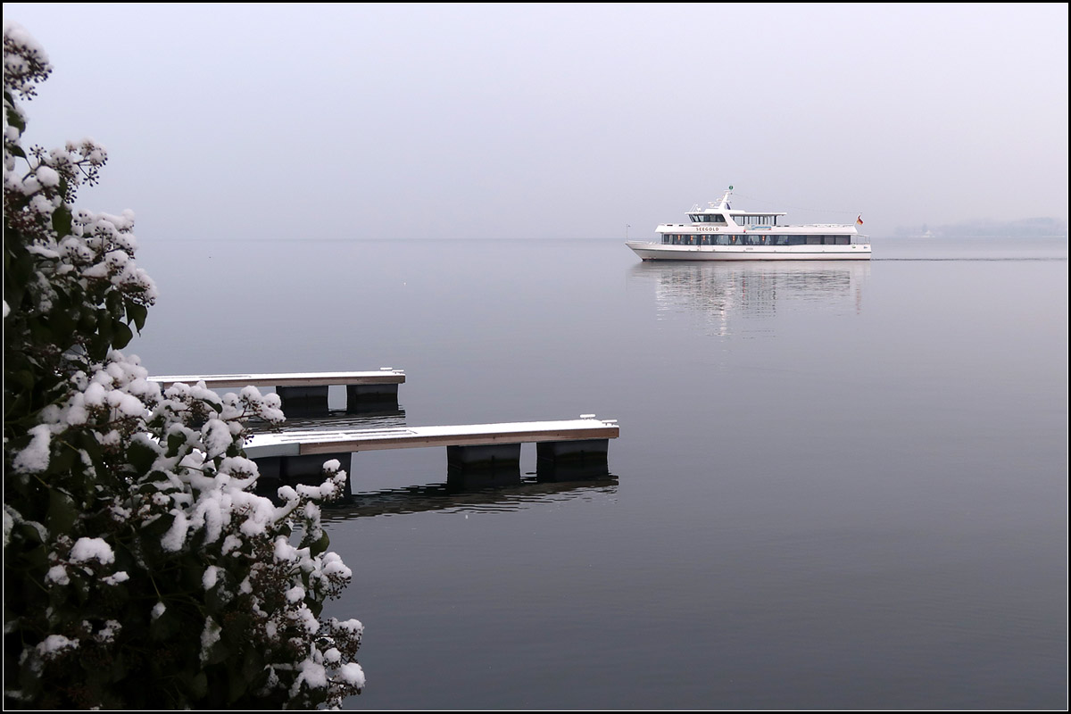 . Über den winterlichen Bodensee -

MS Seegold erreicht von Wallhausen kommende gleich Überlingen an diesem Wintermorgen.

Die 32 Meter lange MS Seegold wurde 2015 auf der Lux-Werft gebaut und ist für bis zu 250 Passagiere ausgelegt.

08.02.2015 (M)