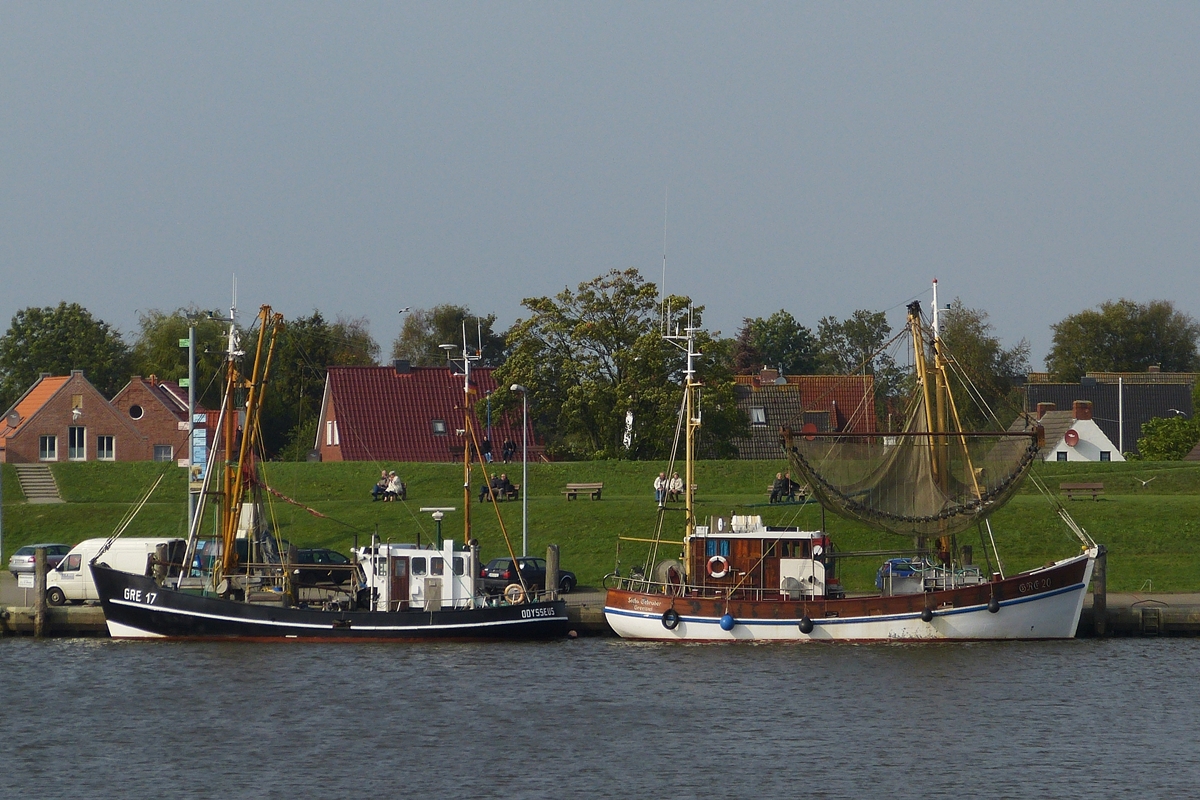 . Zwei Fischerboote  GRE 17 Odysseus  &  GRE 20 Sechs Gebrüder  liegen am 06.10.2014 in Greetsiel im Hafen