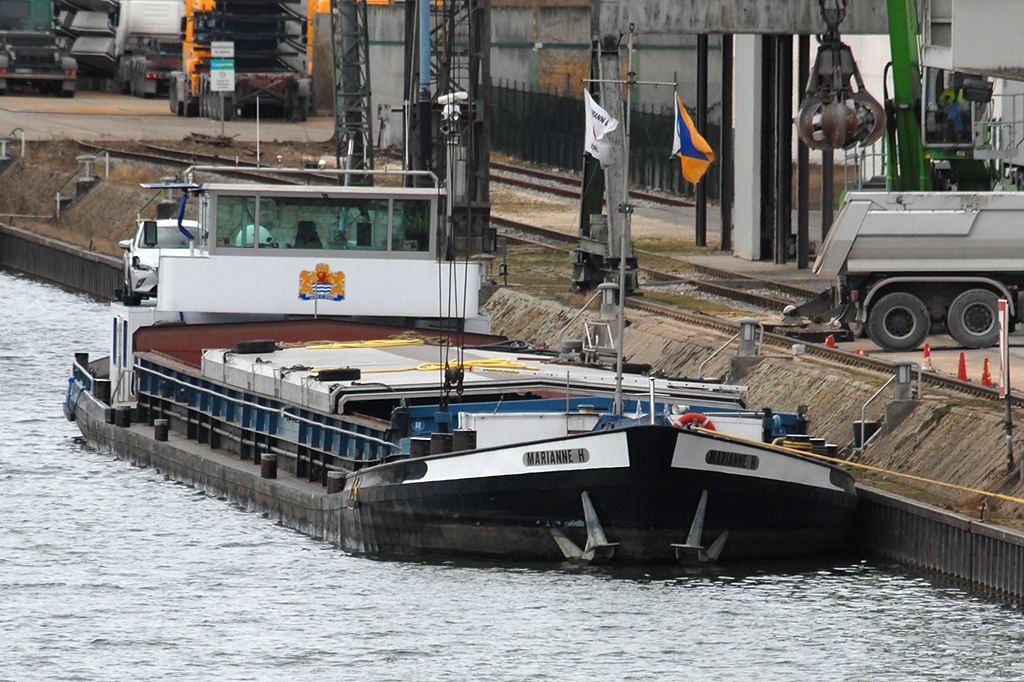 07.03.2018 MARIANNE H (244710092) im Hafen von Plochingen