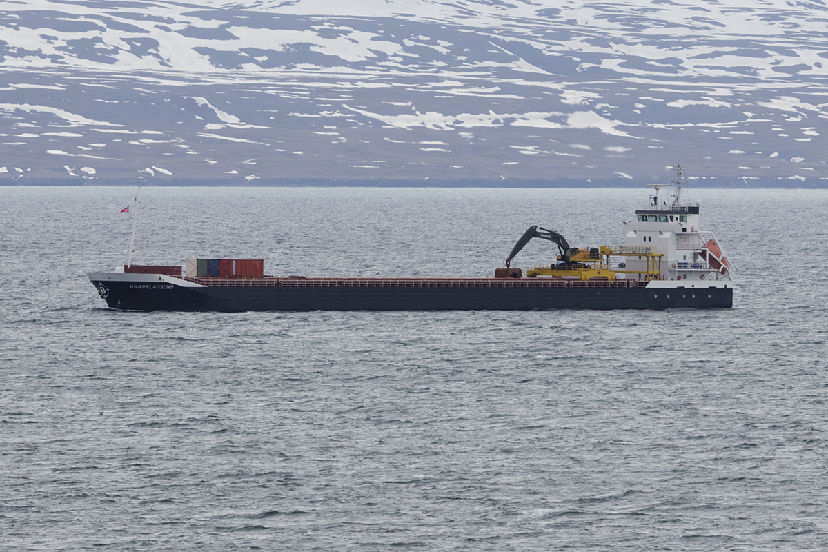 17.06.2017, Longyearbyen, Knarrlagsund IMO 9268849