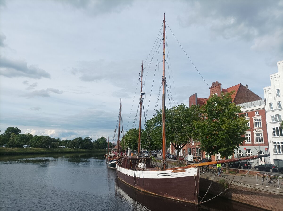 2 Master Frithjof lag am 31.05.2022 im Hafenbereich von Lübeck