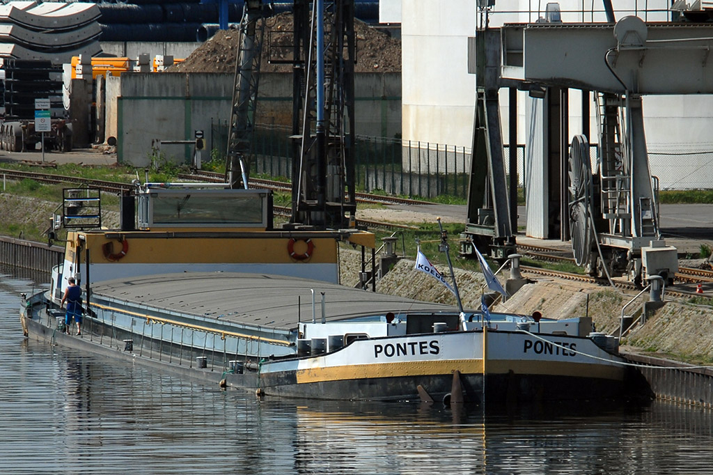 220.4.2018 PONTES (211504820) im Hafen von Plochingen