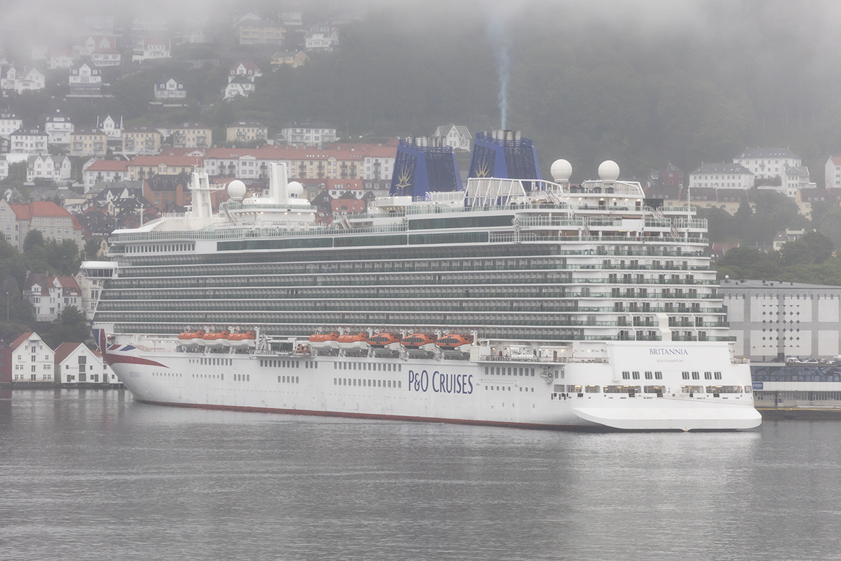 23.06.2017, Bergen, P&O Cruises Britannia, IMO 9614036



