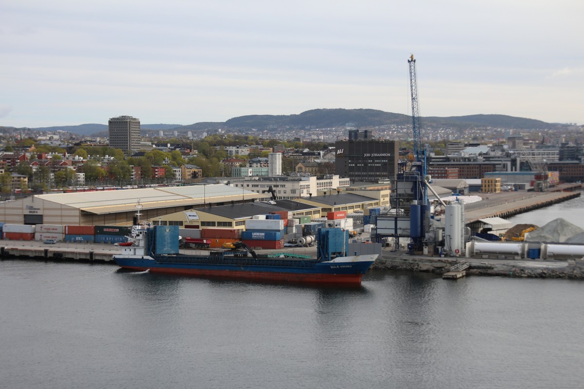 24.3.15 Oslo, Sule Viking (IMO 8611958) beim Löschen der Ladung