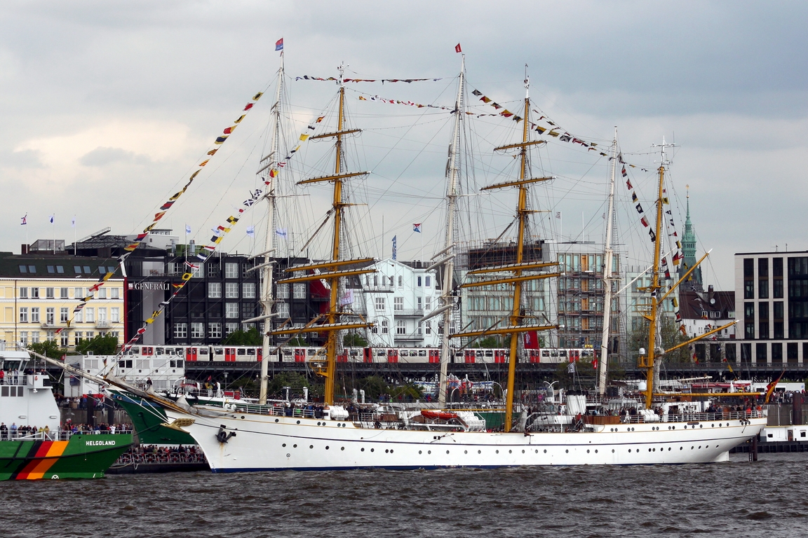 3-Master GORCH FOCK (IMO 5133644); Datum: 10.05.2013; Aufnahmeort: Elbe/Hafen Hamburg, Deutschland. Das Bild entstand anl�sslich des 824. Hafengeburtstages.
